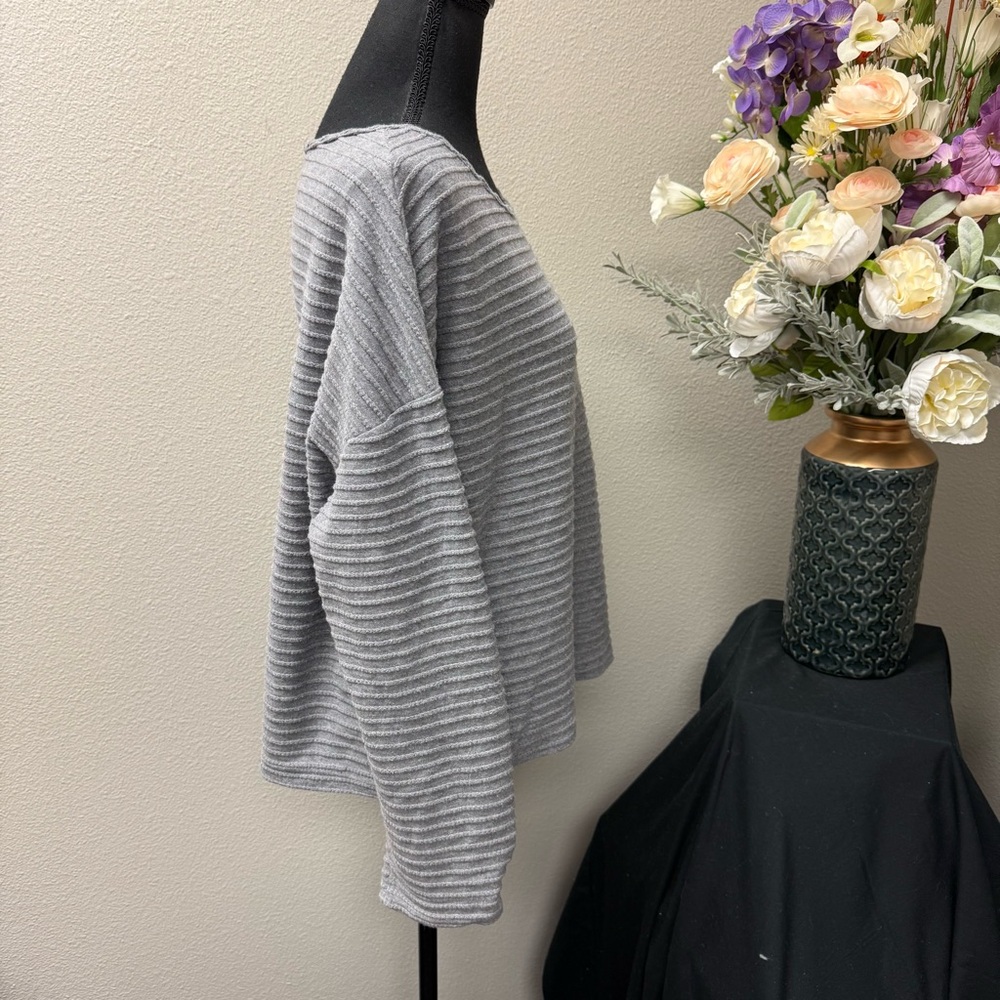Listicle Gray Textured Stripe Sweater Women’s Medium Cozy Casual Fall Winter Top - Picture 4 of 7